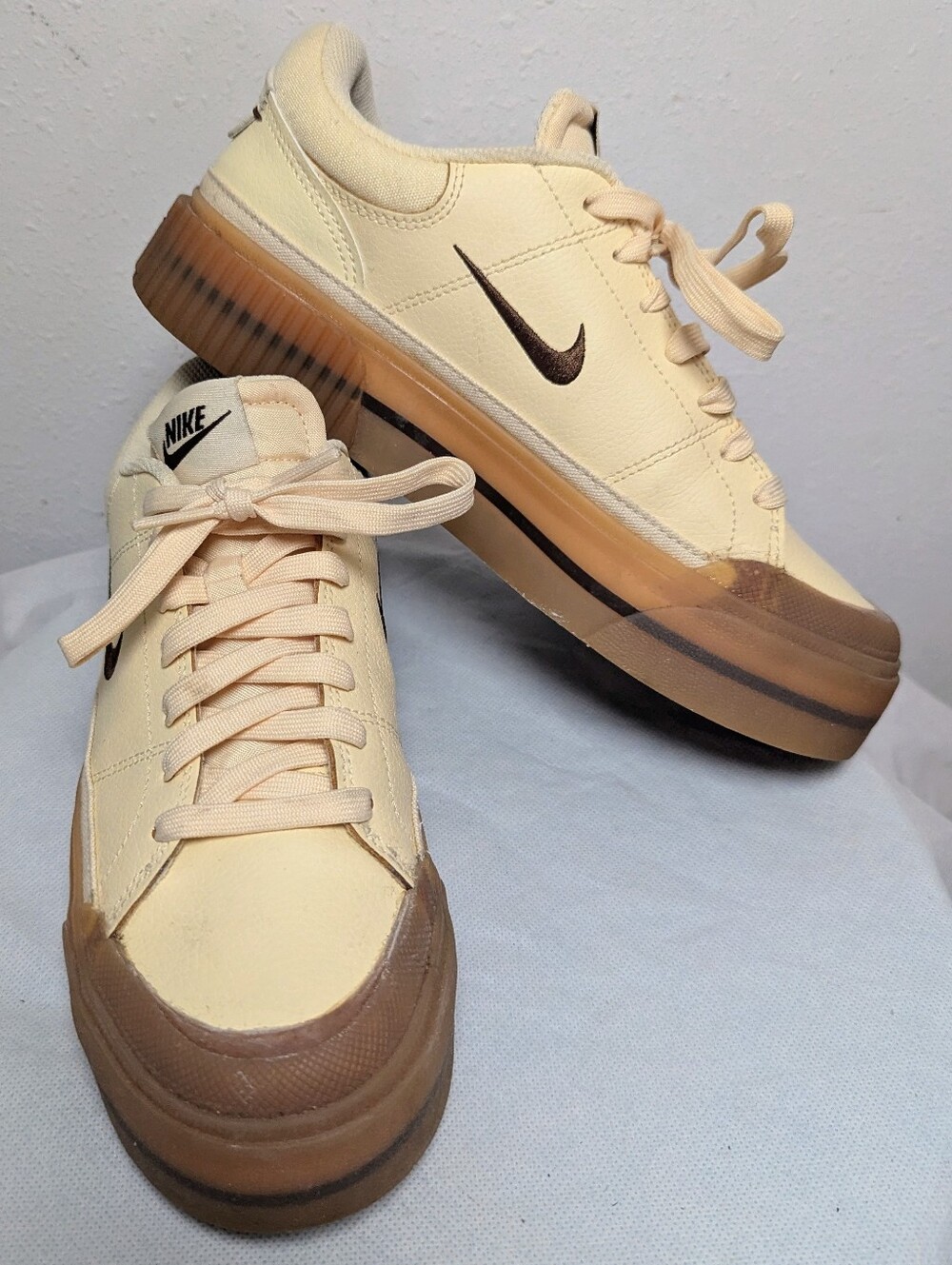 Nike Court Legacy Lift Platform Sneakers Womens 8 Off White Cacao Gum FV5526-104